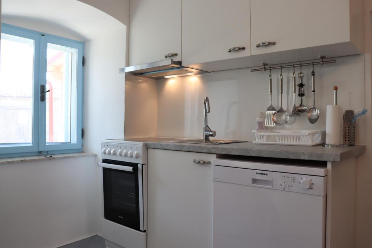 Gemuetliches Apartment In Der Altstadt V. Punat Esterno foto